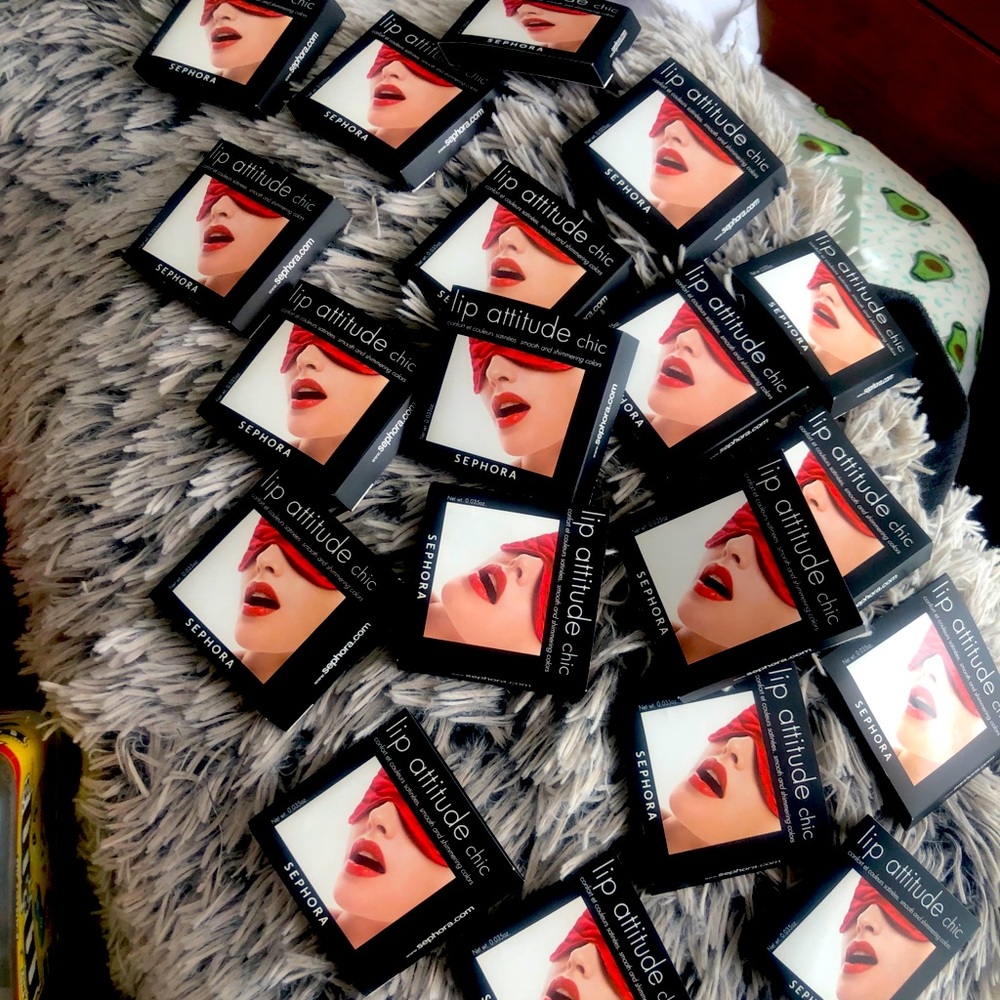 Sample size Sephora lip attitude chic